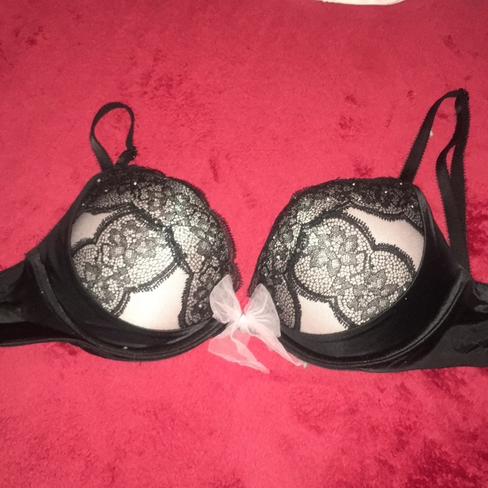 VICTORIAS SECRET VALENTINES DAY BOMBSHELL BRA 34B